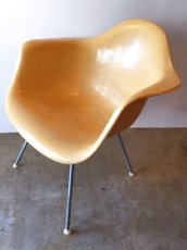 画像1: "Herman Miller" Eames Arm Shell Chair (1)