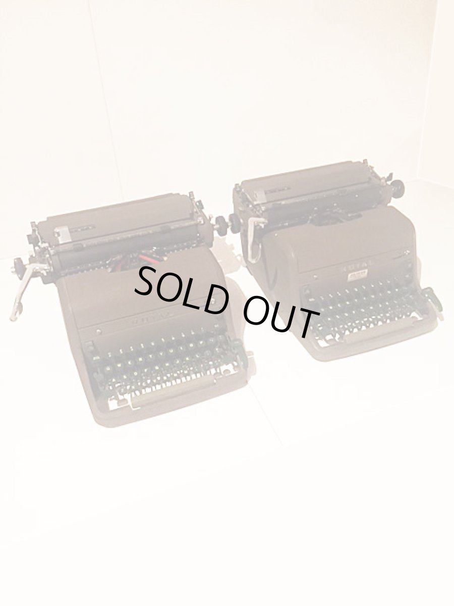 画像1: "ROYAL" Vintage Typewriter (1)